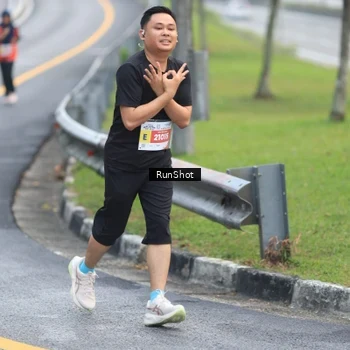Runner Photo 7021696