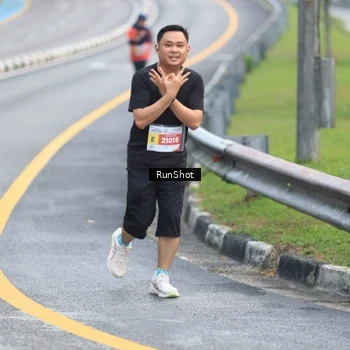 Runner Photo 7021698