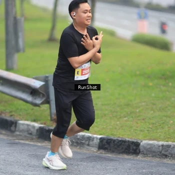 Runner Photo 7021699