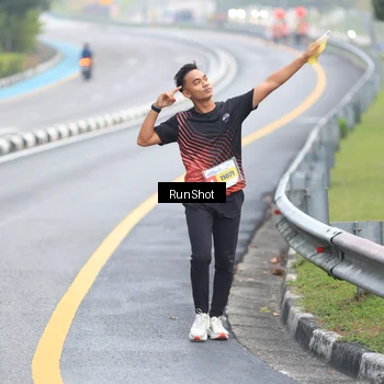 Runner Photo 7021858