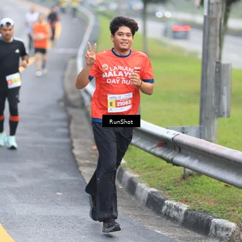 Runner Photo 7021874