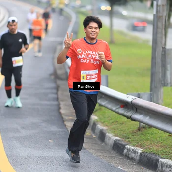 Runner Photo 7021875