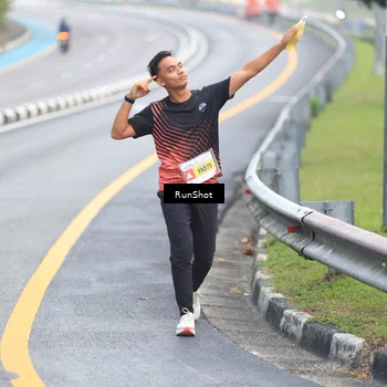 Runner Photo 7021876