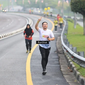 Runner Photo 7021909