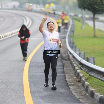 Runner Photo 7021910