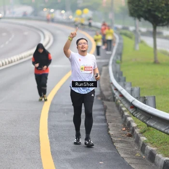 Runner Photo 7021911