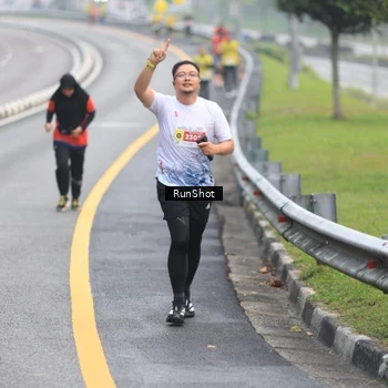 Runner Photo 7021915