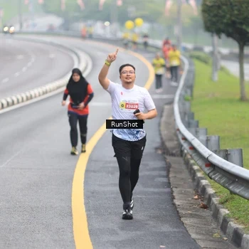 Runner Photo 7021919
