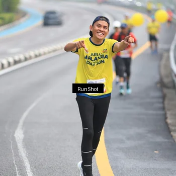 Runner Photo 7022025