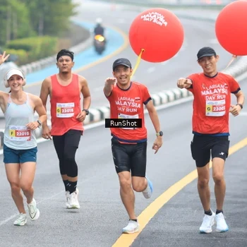 Runner Photo 7022049