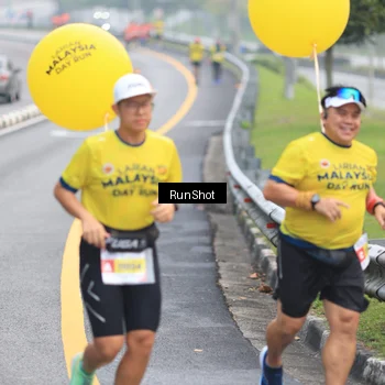 Runner Photo 7022100