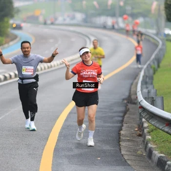 Runner Photo 7022914