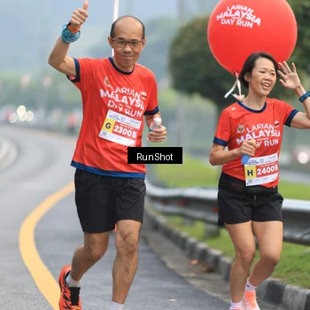 Runner Photo 7023001