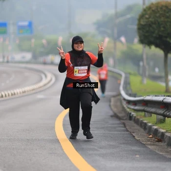 Runner Photo 7023041