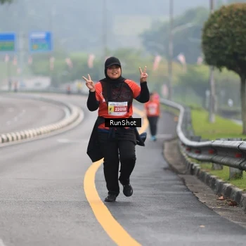 Runner Photo 7023043