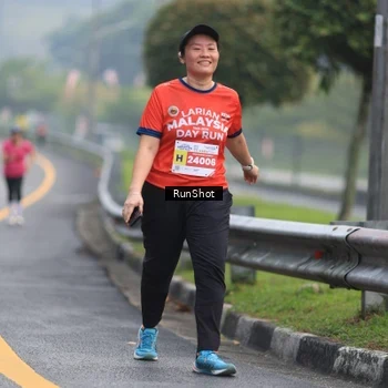 Runner Photo 7023073