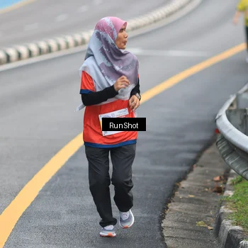Runner Photo 7023123