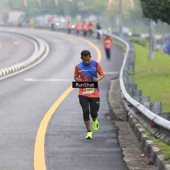 Runner Photo 7023475