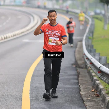 Runner Photo 7023636