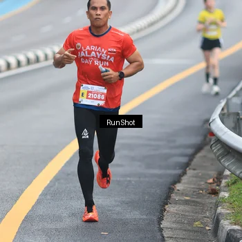 Runner Photo 7023772