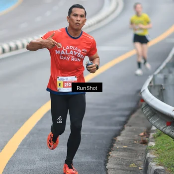 Runner Photo 7023819