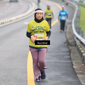 Runner Photo 7023835
