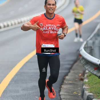 Runner Photo 7023867