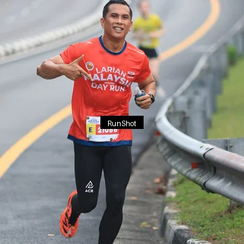 Runner Photo 7023875