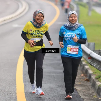 Runner Photo 7023900
