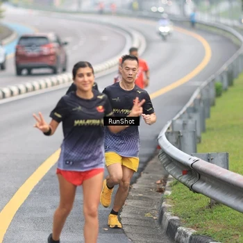 Runner Photo 7023943