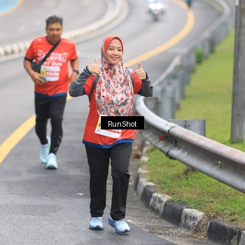Runner Photo 7024002