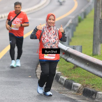Runner Photo 7024003
