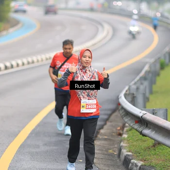 Runner Photo 7024016