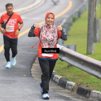 Runner Photo 7024022