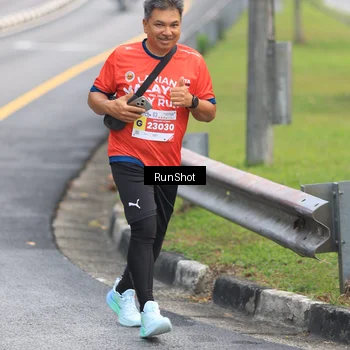 Runner Photo 7024023