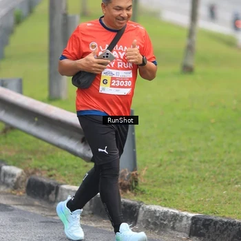 Runner Photo 7024043