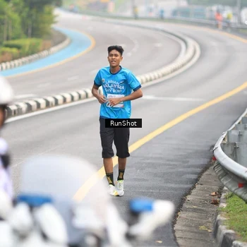 Runner Photo 7024046