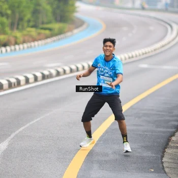 Runner Photo 7024054