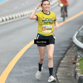 Runner Photo 7024060