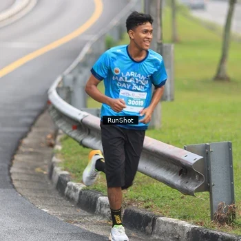 Runner Photo 7024067