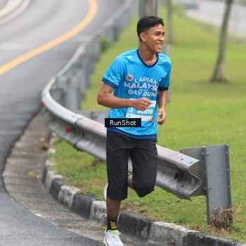 Runner Photo 7024070
