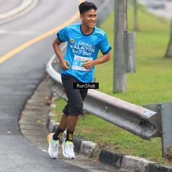 Runner Photo 7024073