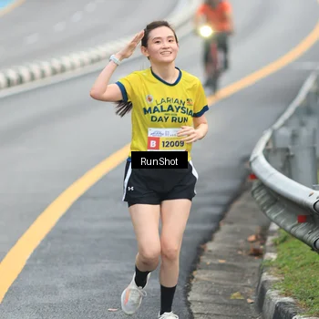 Runner Photo 7024075