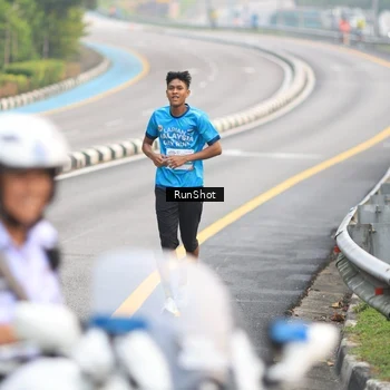 Runner Photo 7024078