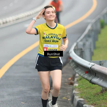 Runner Photo 7024098