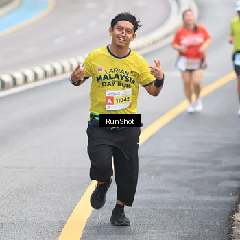 Runner Photo 7024104