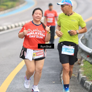 Runner Photo 7024123