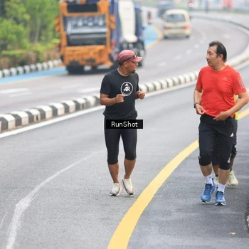 Runner Photo 7024200