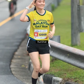 Runner Photo 7024202