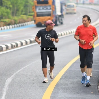 Runner Photo 7024204